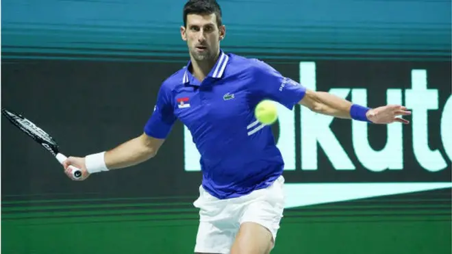 جوكوفيتش خلال مشاركته في نهائي كأس ديفيز للتنس 2021.