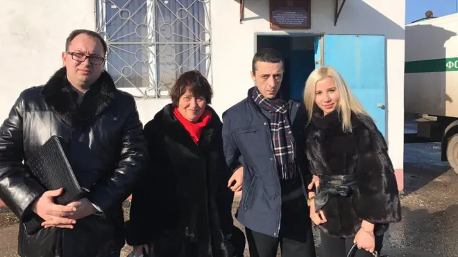 Микола Полозов виклав у своєму Twitter фото зі звільненим Хайсером Джемілєвим