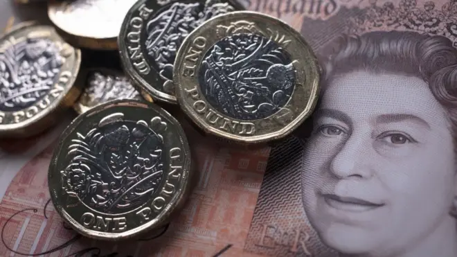 Türk Lirası, gelişmiş ülkelerin para birimlerine karşı değer kaybetmeye devam ediyor. Bu duruma paralel olarak İngiltere'nin para birimi pound, 10 TL oldu.