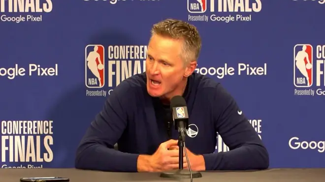 مدرب كرة سلة