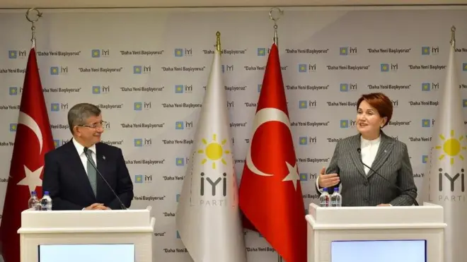 Ahmet Davutoğlu ve Meral Akşener