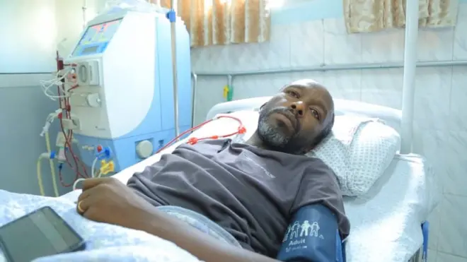 ኢዮብ በህመሙ ሳቢያ የሚሞቱ ሰዎችን ሲያይ በቀረኝ ሕይወት የአቅሜን መርዳት አለብኝ ብሎ ወሰነ