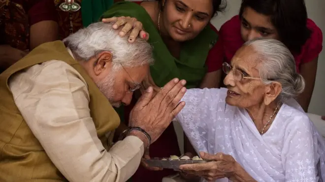 मोदी और हीराबेन