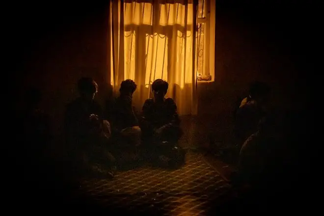 قاچاق کېدونکي ځوانان