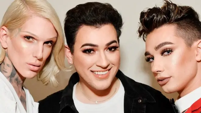 Jeffree Starr, Manny Gutierrez dan James Charles dalam peluncurkan merek make up KKW Beauty di Los Angeles.