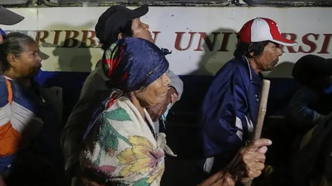 En Nicaragua, cientos de damnificados han sido llevados a sitios más seguros.