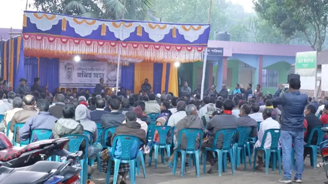 নির্বাচনী প্রস্তুতি হিসেবে দলীয় কর্মীদের সঙ্গে সভা করছেন আওয়ামী লীগ প্রার্থী