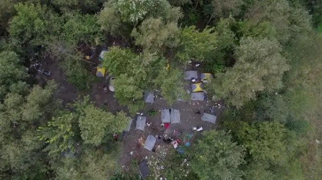 چادر پناهجویان در جنگل کاله 