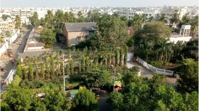 ఒకప్పుడు ఆంధ్రా సినీటోన్ స్టూడియో ఉన్న సీతమ్మధార ప్రాంతం