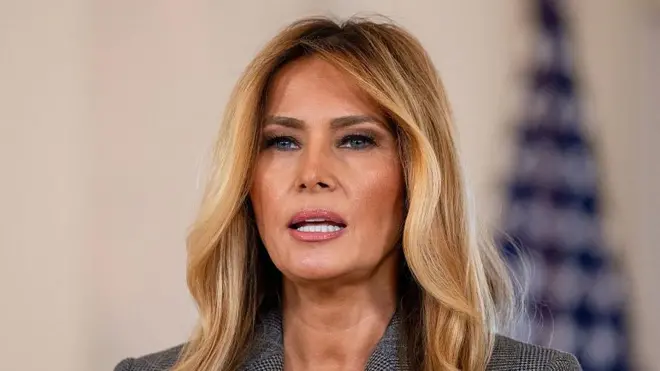 व्हाइट हाउस में जेफ़री एपस्टीन पर बयान देतीं मेलानिया ट्रंप 