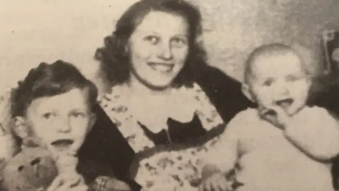 Криста Нолте с матерью и братом