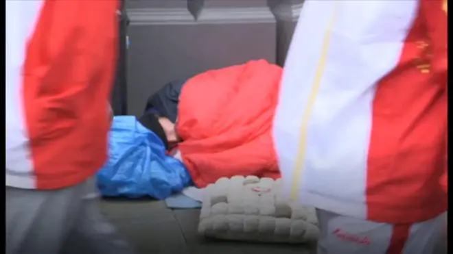 ロイヤル･ウェディングのウィンザー、ホームレスの人たちは