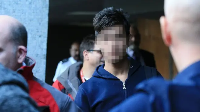 Calais kampından İngiltere'ye giden çocuklar