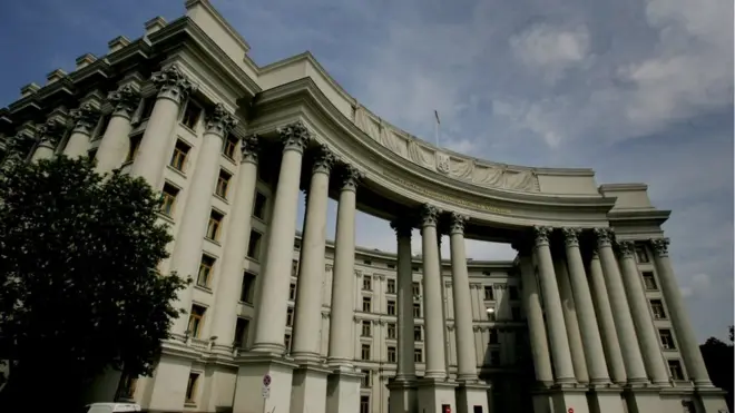 МЗС пояснило, чому масово звільнили послів