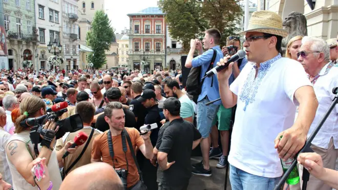 Політики разом із віце-спікером Оксаною Сироїд на початку тижня оголосили голодування з вимогою врегулювати вивезення сміття зі Львова