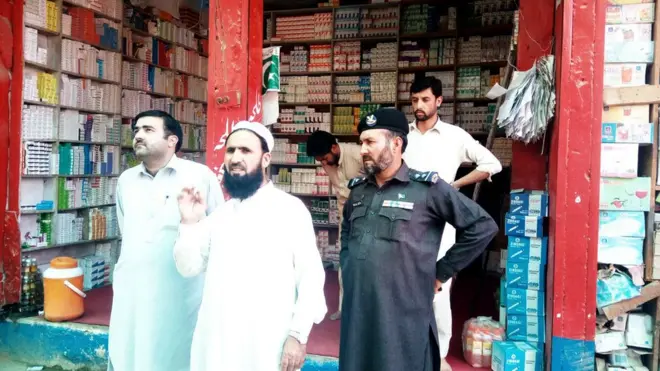 حاجی محمد خان کہتے ہیں کہ پہلے طالبان یہاں ہر طرف تھے، اب ان کے سلیپر سیل ہیں