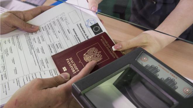 Паспорт и заявление на визу