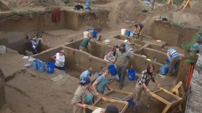 توصل العلماء إلى رفات الرضيعة التي توفيت في اسبوعها السادس في موقع أبوورد صن ريفير الأثري عام 2013