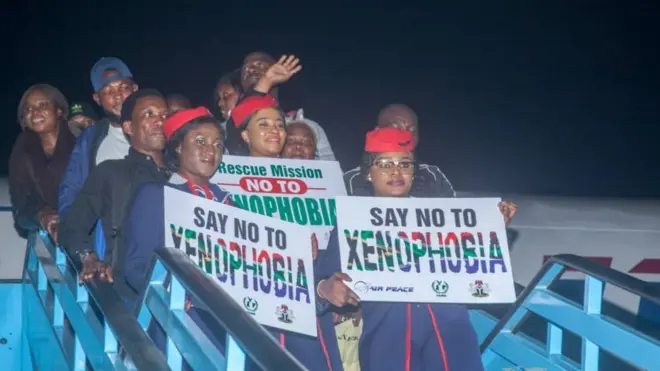 Di first set of pipo wey goment help to come back from South Africa land on Wednesday.