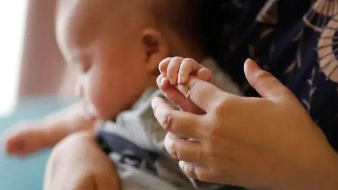 Japonya'da yeni doğmuş bir bebek