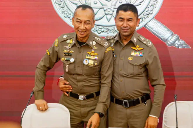 พล.ต.อ.ต่อศักดิ์ สุวิมล ผบ.ตร และ พล.ต.อ.สุรเชษฐ์ หักพาล