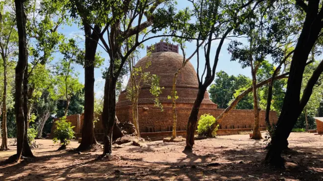 Kurundi stupa