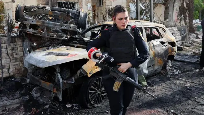 हिज़्बुल्लाह के ठिकानों पर इसराइल का हवाई हमला