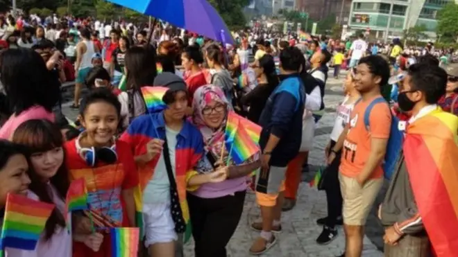 Perkumpulan komunitas LGBT.