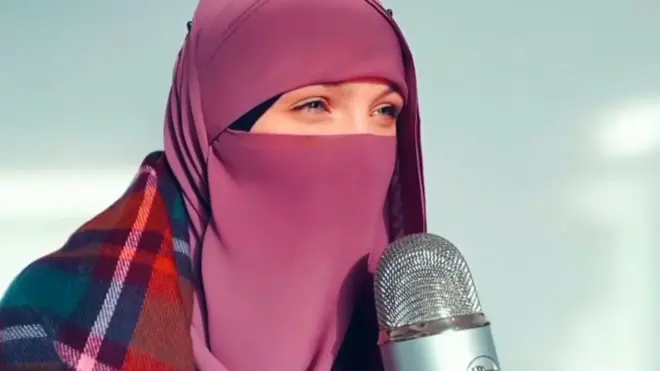 "عودي من حيث أتيت. أنت خائنة؟"