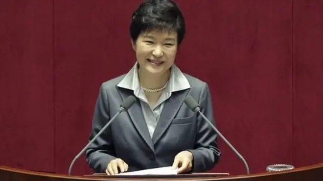 پارک گون هه، فرزند پارک چونگ هی، دیکتاتور سابق کره جنوبی است