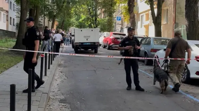 Місце вбивства у Львові - працює поліція та службові собаки