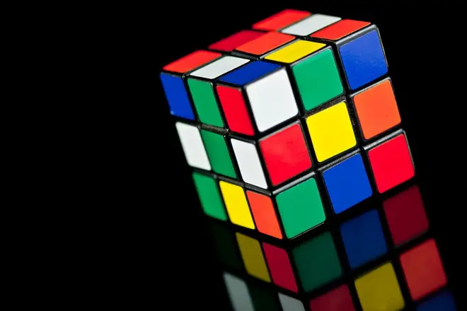 Cubo de Rubik, também conhecido como cubo mágico