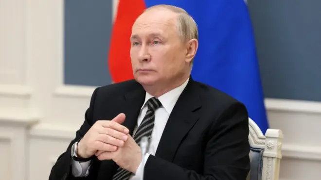 Russian President Vladimir Putin spoke by phone to the leaders of France and Germany for 80 minutes