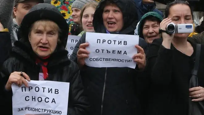 Жители многих районов недовольны программой сноса пятиэтажек