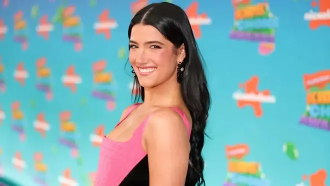 امریکی انفلوئینسر چارلی ڈیمیلیو