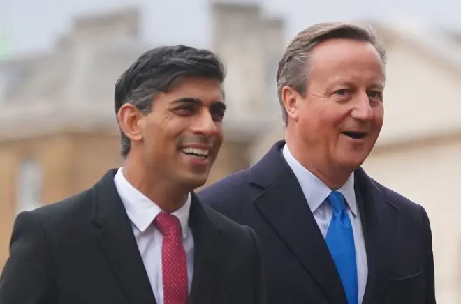 ब्रिटेन के प्रधानमंत्री ऋषि सुनक और विदेश मंत्री डेविड कैमरन