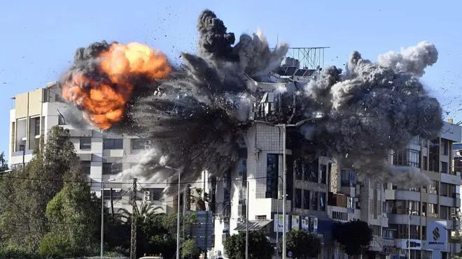 Explosión causada por un ataque israelí.