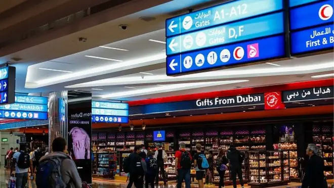L'aéroport de Dubaï est devenu le premier du monde en termes de passagers internationaux depuis qu'il a surpassé celui de Londres-Heathrow en 2014.