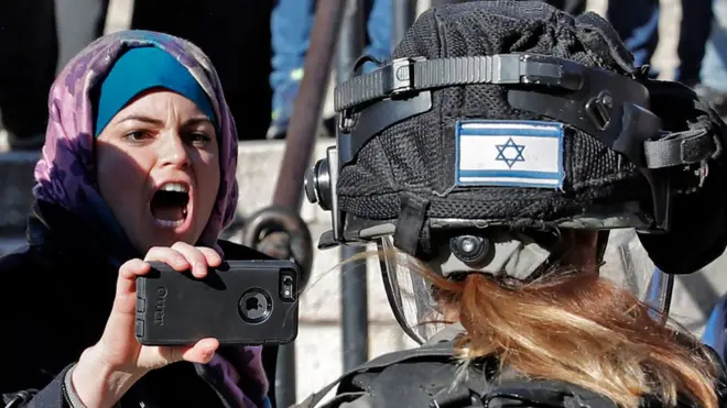 Kelompok-kelompok Palestina menyerukan 'Hari Kemarahan' untuk memprotes langkah Presiden Trump.