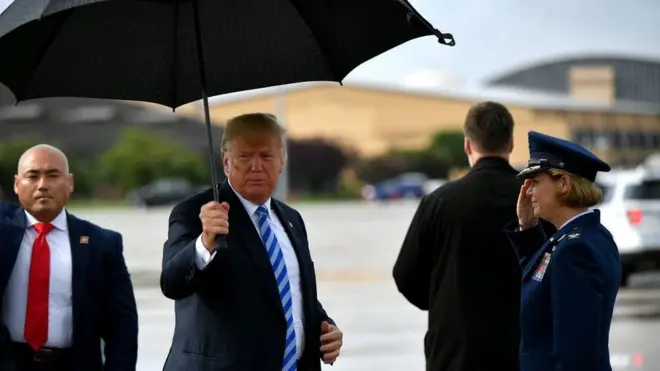 Дональд Трамп перед отъездом в Западную Вирджинию