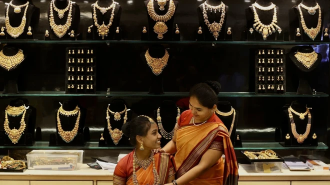भारत में त्योहारी और शादी के सीज़न में गोल्ड की काफ़ी डिमांड रहती है