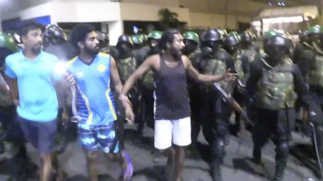 BBC මාධ්‍යවේදීන්ටත් ප්‍රහාරයක්