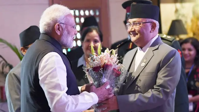अप्रैल 2018 में बिम्स्टेक सम्मेलन के दौरान भारतीय प्रधानमंत्री नरेंद्र मोदी की मुलाक़ात नेपाल के प्रधानमंत्री केपी शर्मा ओली से हुई थी.