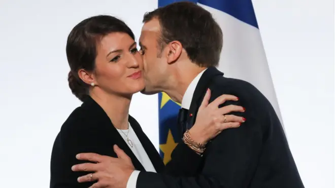 Президент Франции Эммануэль Макрон и секретарь по вопросам гендерного равенства Марлен Шьяппа