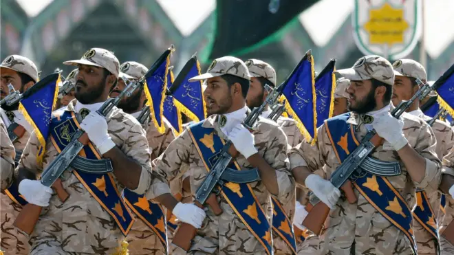 Cümə günü, 1980-ci ildə başlayan İraq-İran müharibəsi həm də Tehranda keçirilən hərbi paradla qeyd olunub