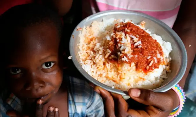 Pesin hold plate of rice