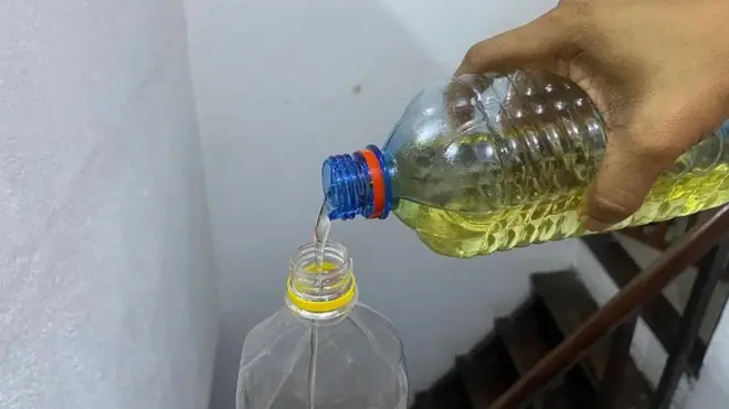 පොල්තෙල් - සංරක්ෂිත ඡායාරූපයකි