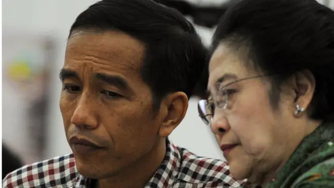 Presiden Jokowi mendorong masyarakat yang tidak setuju dengan UU MD3 untuk mengajukan judicial review ke Mahkamah Konstitusi.