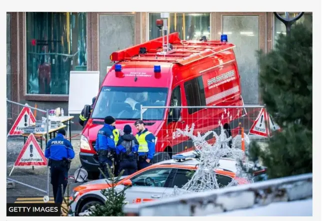 Aworan awọn ọlọpaa ati ọkọ to n gbe oku, gbe alaye