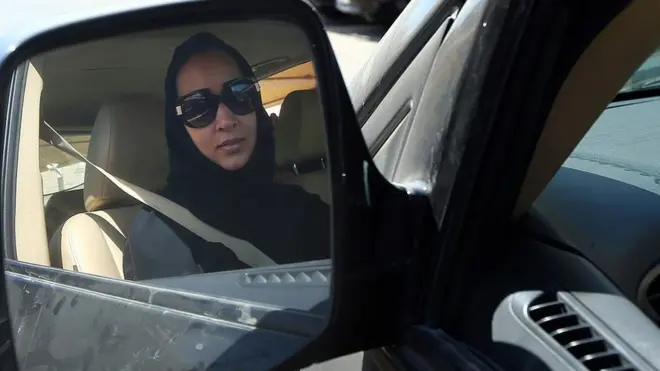 ડ્રાઇવિંગના અધિકાર માટે ચળવળ ચલાવી રહેલી મહિલાઓએ નિર્ણયને આવકાર્યો છે